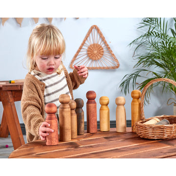 Riesige Outdoor-Multikulturelle Holzfiguren (10er-Pack)